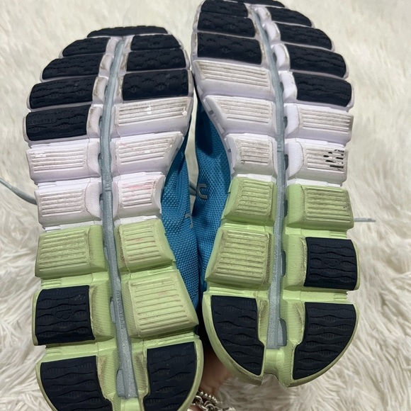 On Cloud Cloudflow Running Sneakers Women’s- Size 5 - Picture 8 of 10
